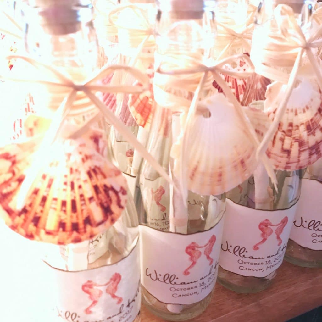Custom beach wedding invitations in a bottle. So chic and unique! Perfect for a beach wedding. | Mospens Studio