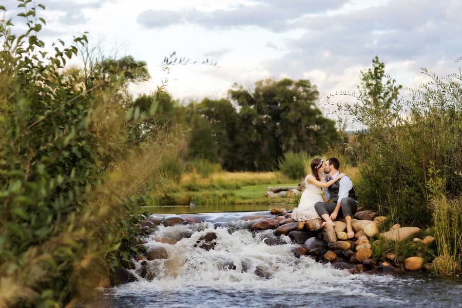 Outdoor country wedding with a bohemian twist. | Mospens Studio