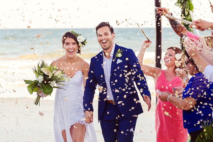 A Beautiful Bohemian Beach Wedding. Photography Quetzal Photo - Mospens Studio